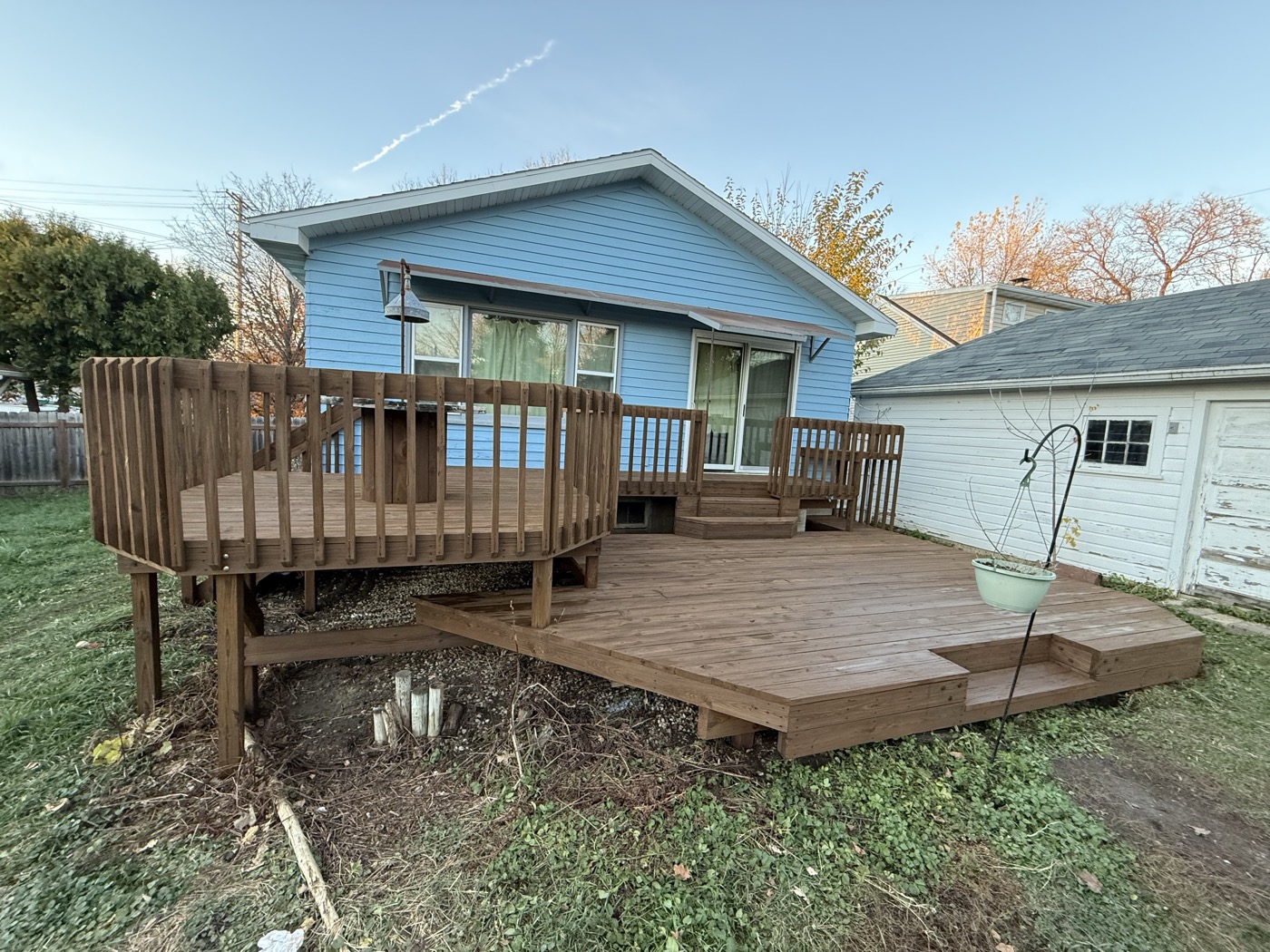 Cedar fence weathering simulation over 5 years